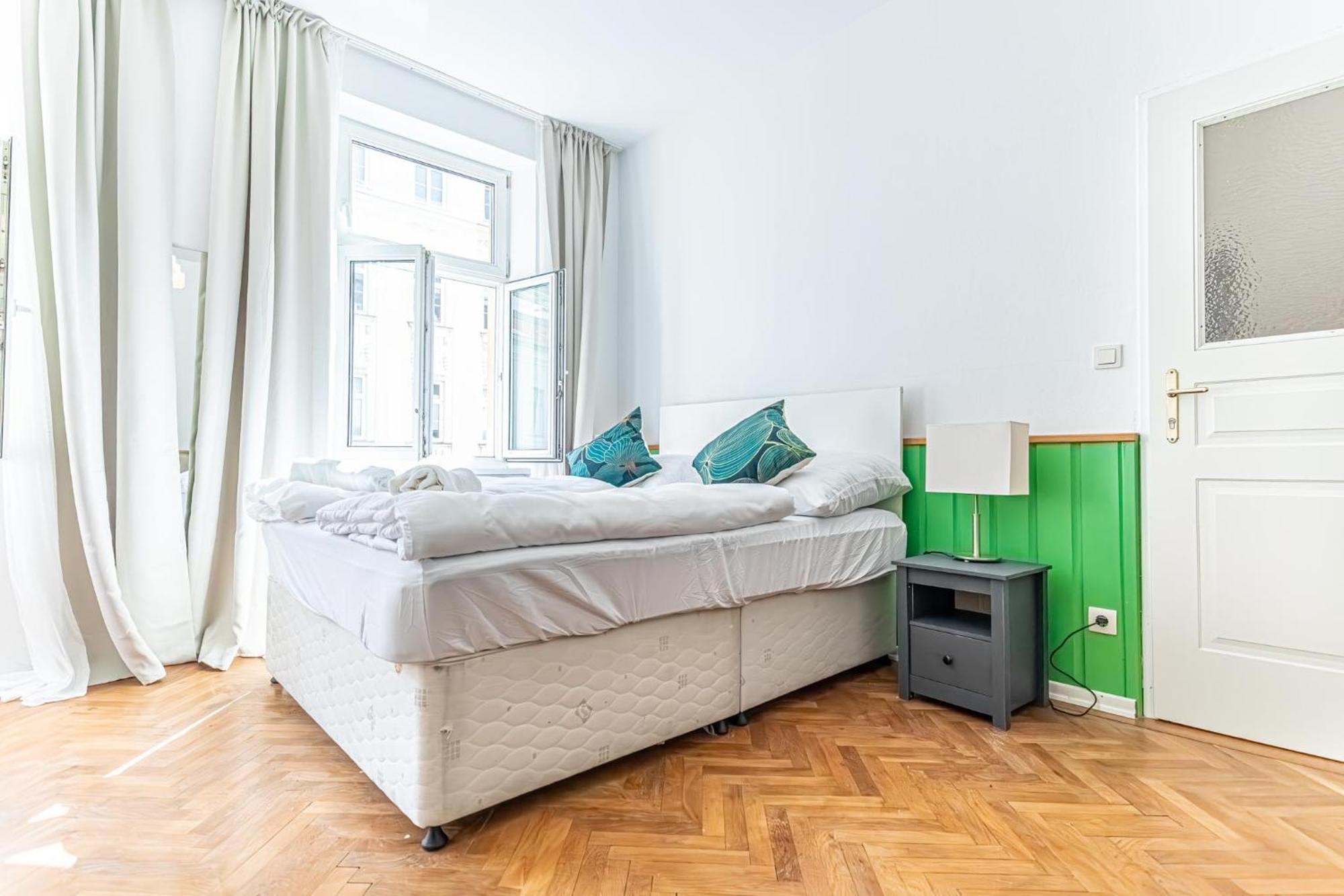 Convenient 3-br Shared Apt, 15 Min To Landstrasse Hub Apartment