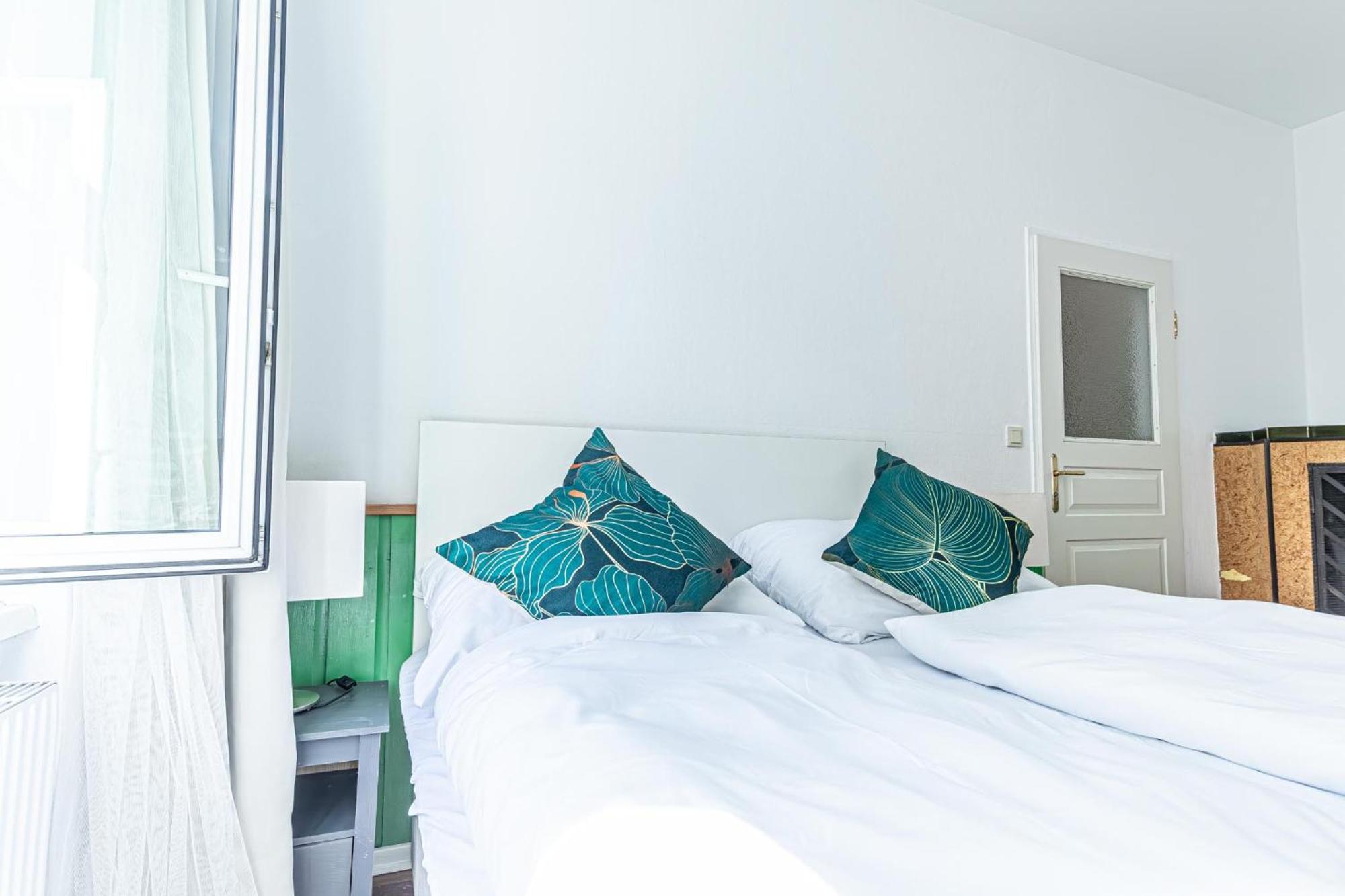 Apartment Convenient 3-br Shared Apt, 15 Min To Landstrasse Hub