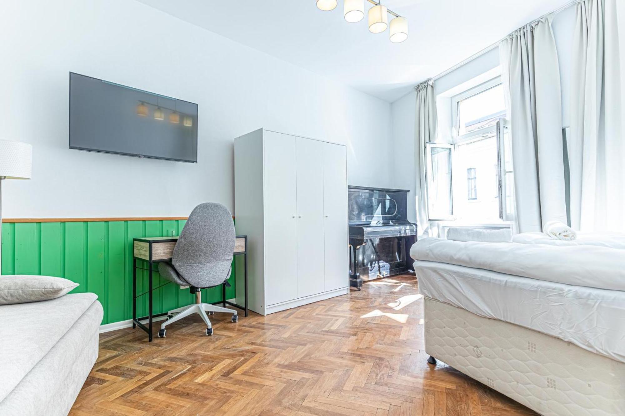 Convenient 3-br Shared Apt, 15 Min To Landstrasse Hub