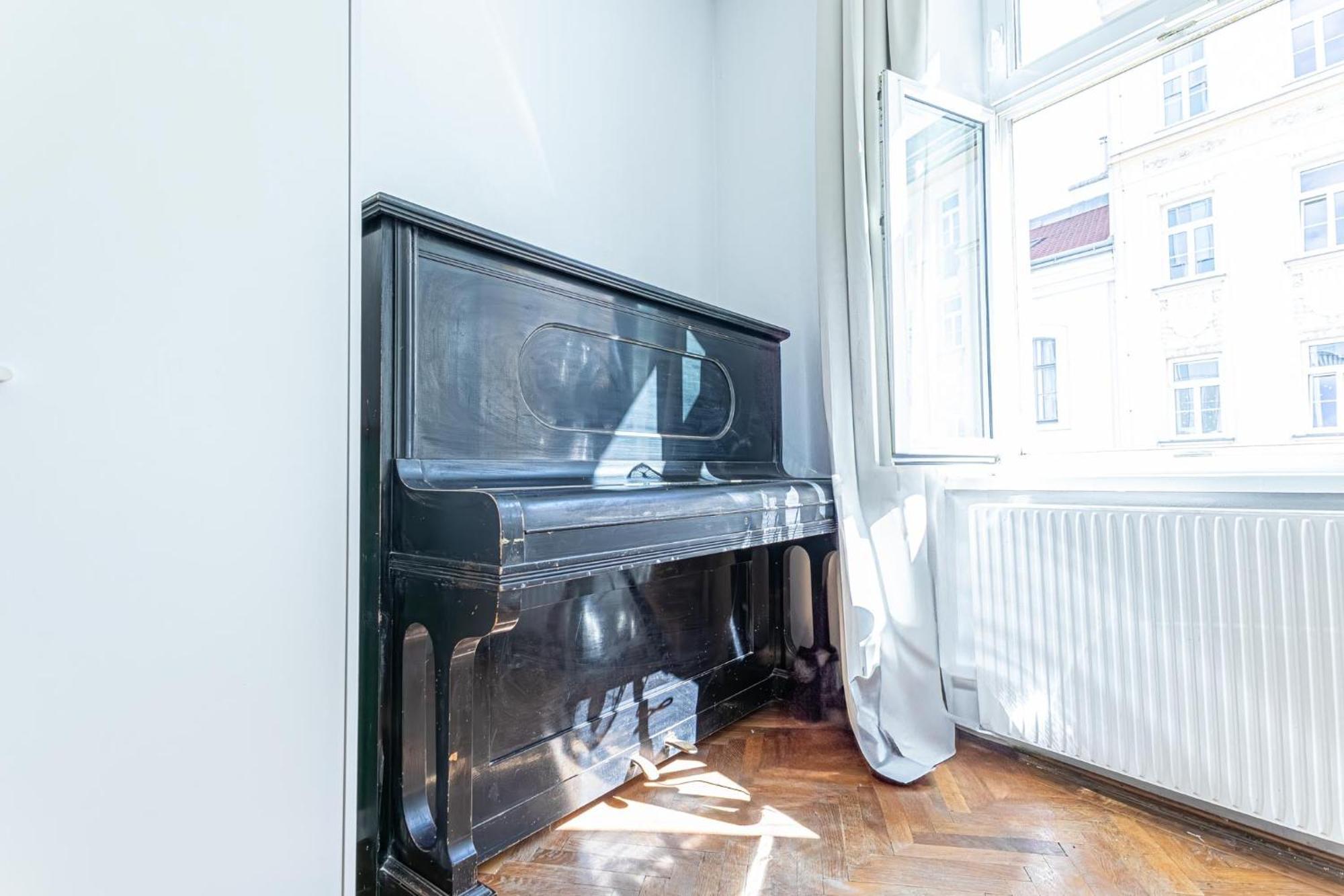Convenient 3-br Shared Apt, 15 Min To Landstrasse Hub Apartment