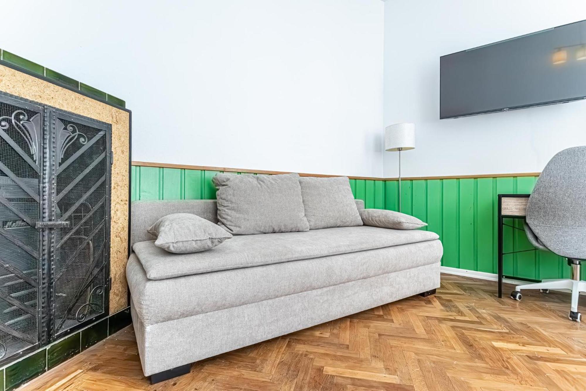 Convenient 3-br Shared Apt, 15 Min To Landstrasse Hub *