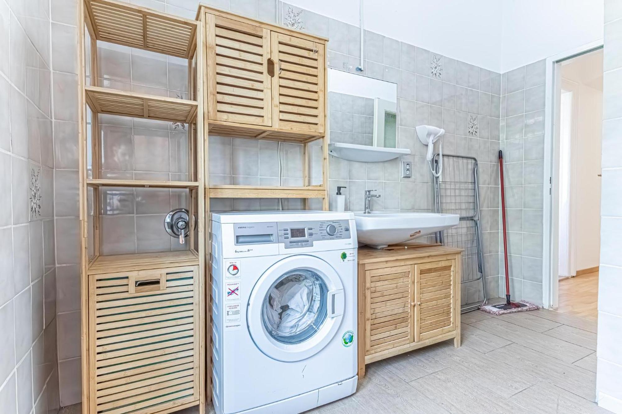 Convenient 3-br Shared Apt, 15 Min To Landstrasse Hub