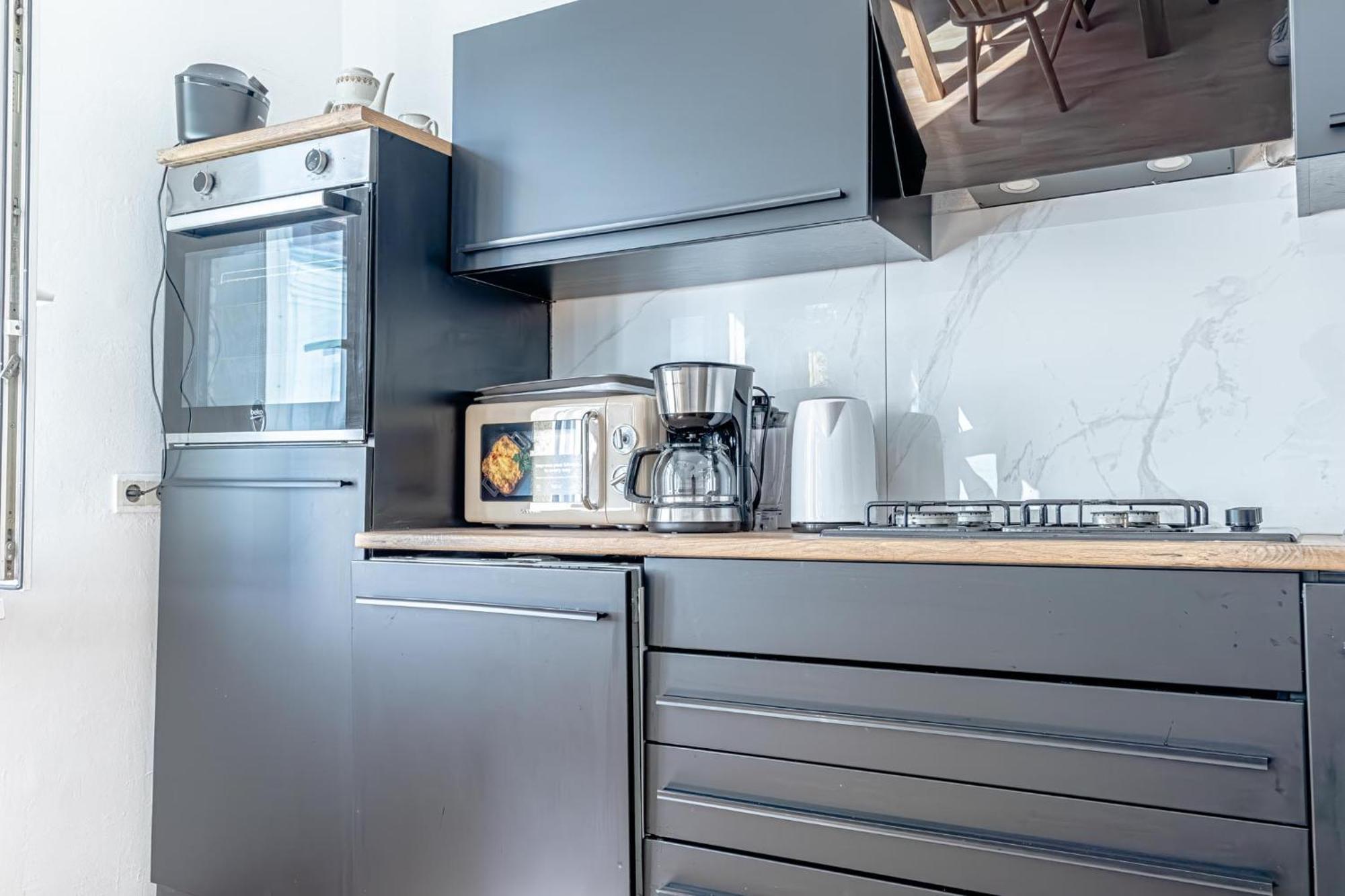 Convenient 3-br Shared Apt, 15 Min To Landstrasse Hub Apartment