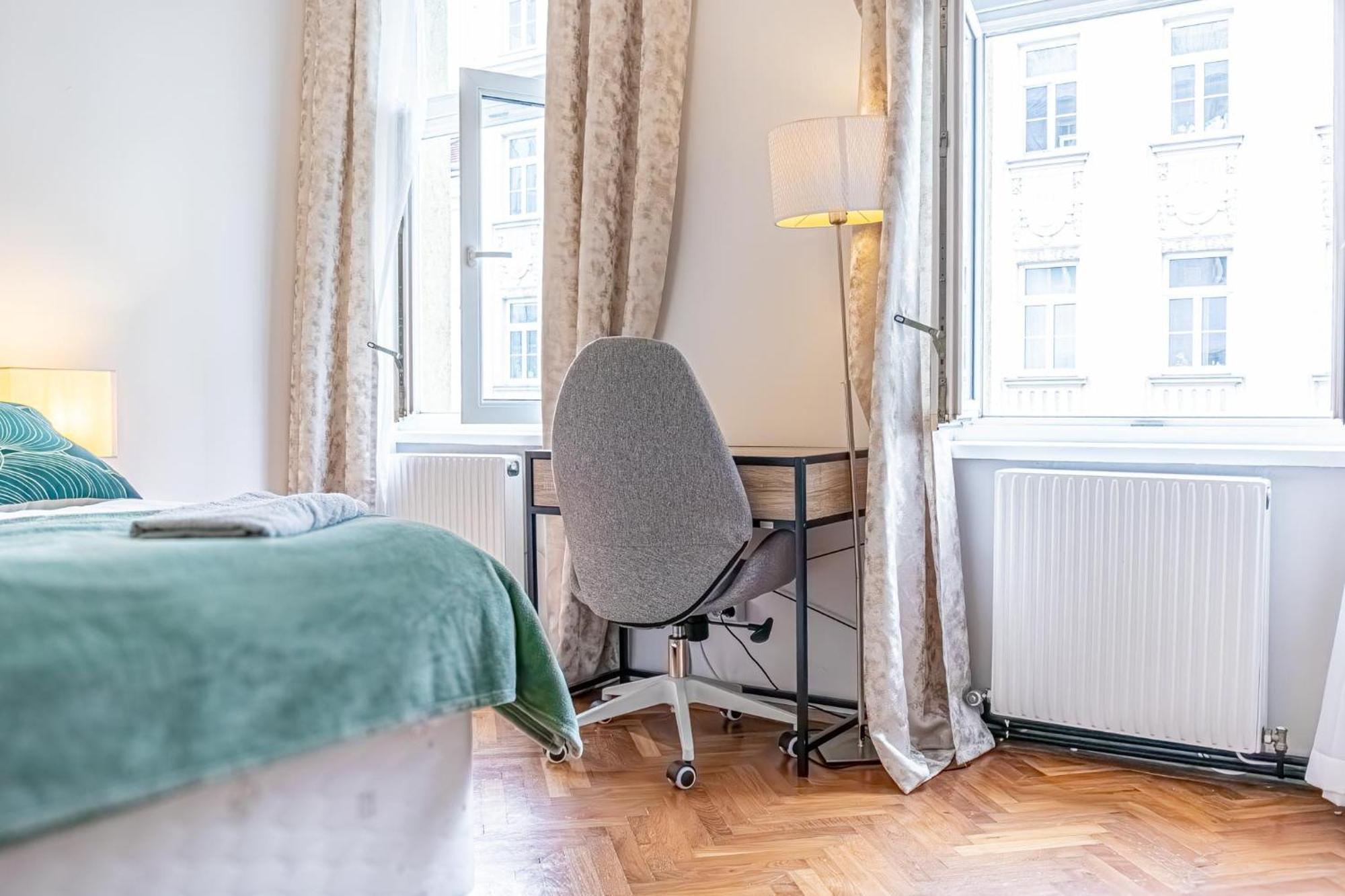 Convenient 3-br Shared Apt, 15 Min To Landstrasse Hub Apartment