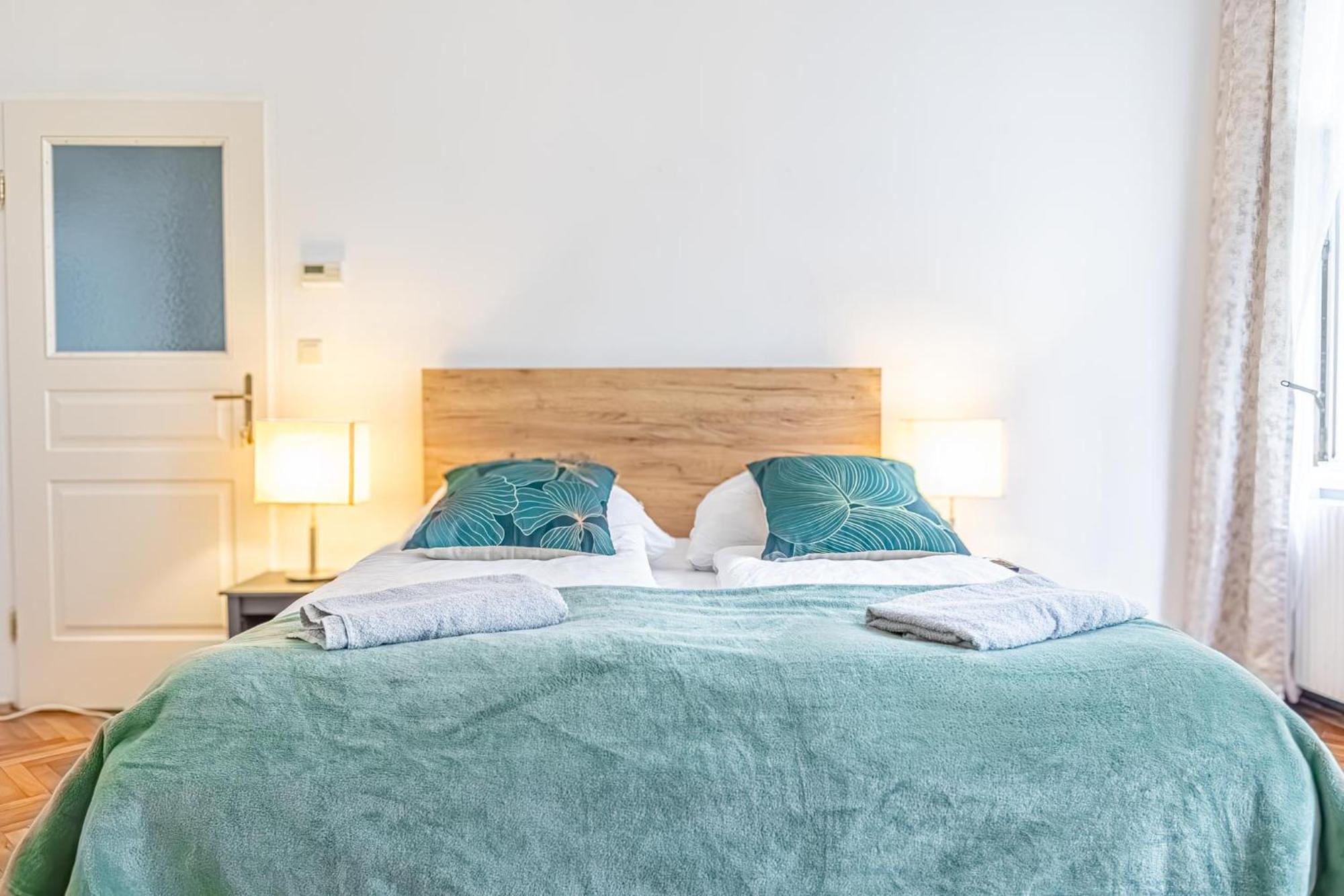Convenient 3-br Shared Apt, 15 Min To Landstrasse Hub Apartment