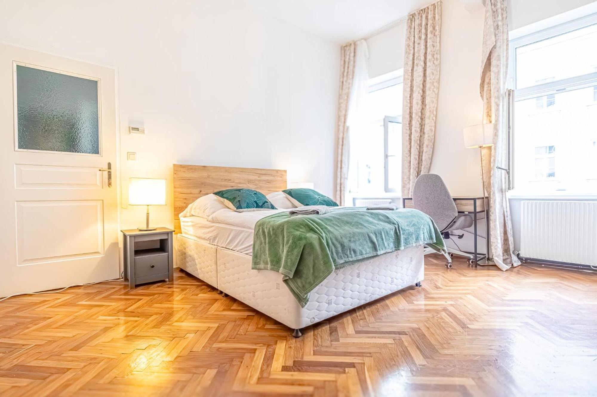 Convenient 3-br Shared Apt, 15 Min To Landstrasse Hub *